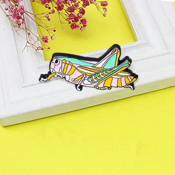 Moda Sevimli Böcek Emaye Pin Çekirge Ağustosböceği Kriket Böcek Narin Renk Şerit Hayvan Broş Çanta Elbise Yaka Rozetleri